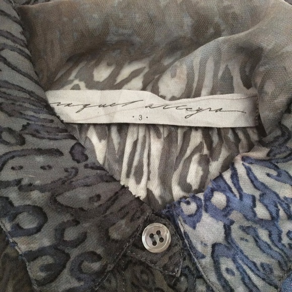 Raquel Allegra Cheetah BurnOut Front Pocket Blouse - Picture 6 of 8